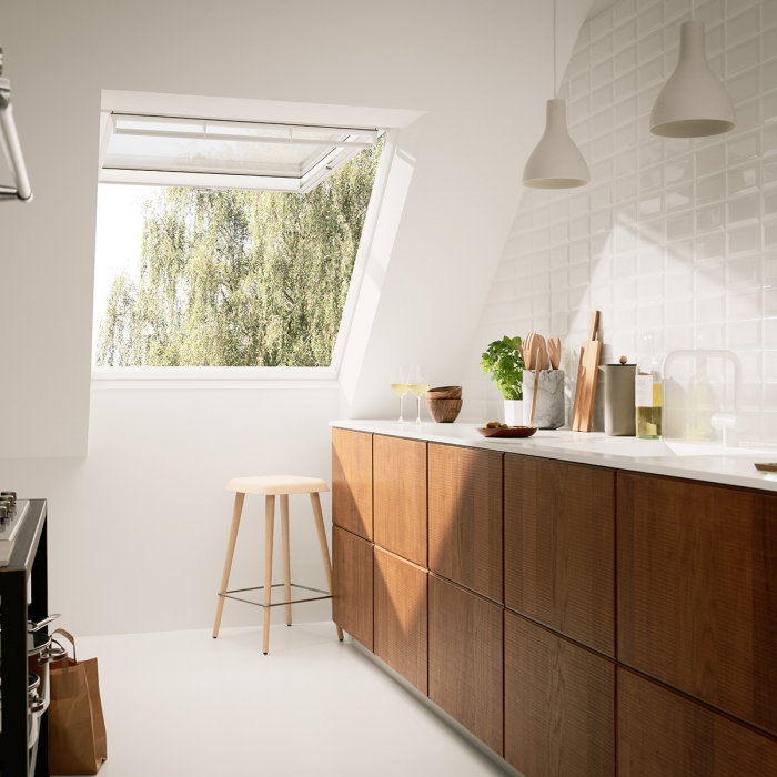 fereastra-mansarda-velux-gpu-0068-confort-plus-operare-jos-poliuretan.jpg [5]