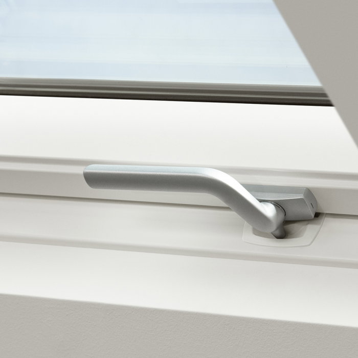 fereastra-mansarda-velux-glu-0061b-vârf-gamă-poliuretan-geam-triplu-operare-jos.jpg [4]
