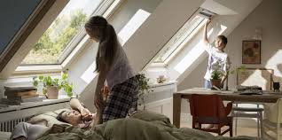 fereastra-mansarda-velux-gll-1064-geam-triplu-u-1-0-anti-roua.jpg [2]