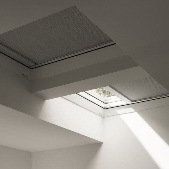 rulou-plisat-opac-blackout-velux-terasa-solar-electric.jpg [1]