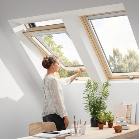 Ferestre  mansarda Velux - fereastra-mansarda-velux-gll-1061b-geam-triplu-operare-de-jos.jpg