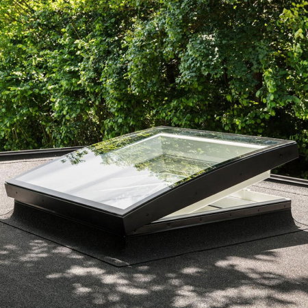 fereastra-velux-sticla-curbata-terasa.jpg [1]