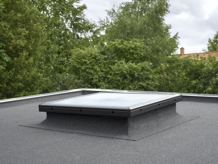 fereastra-velux-sticla-plata-terasa.jpg [1]