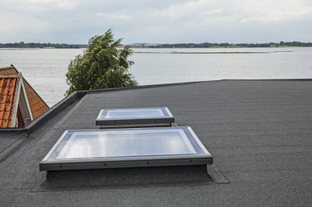 fereastra-velux-sticla-plata-terasa.jpg [6]