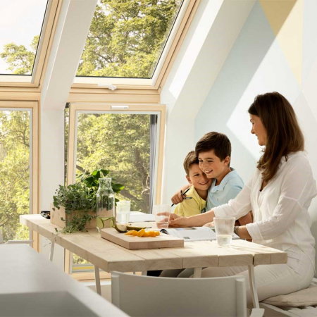 fereastra-verticala-velux-vfe-3070-extensie-mansarda-lumina-naturala.jpg [2]