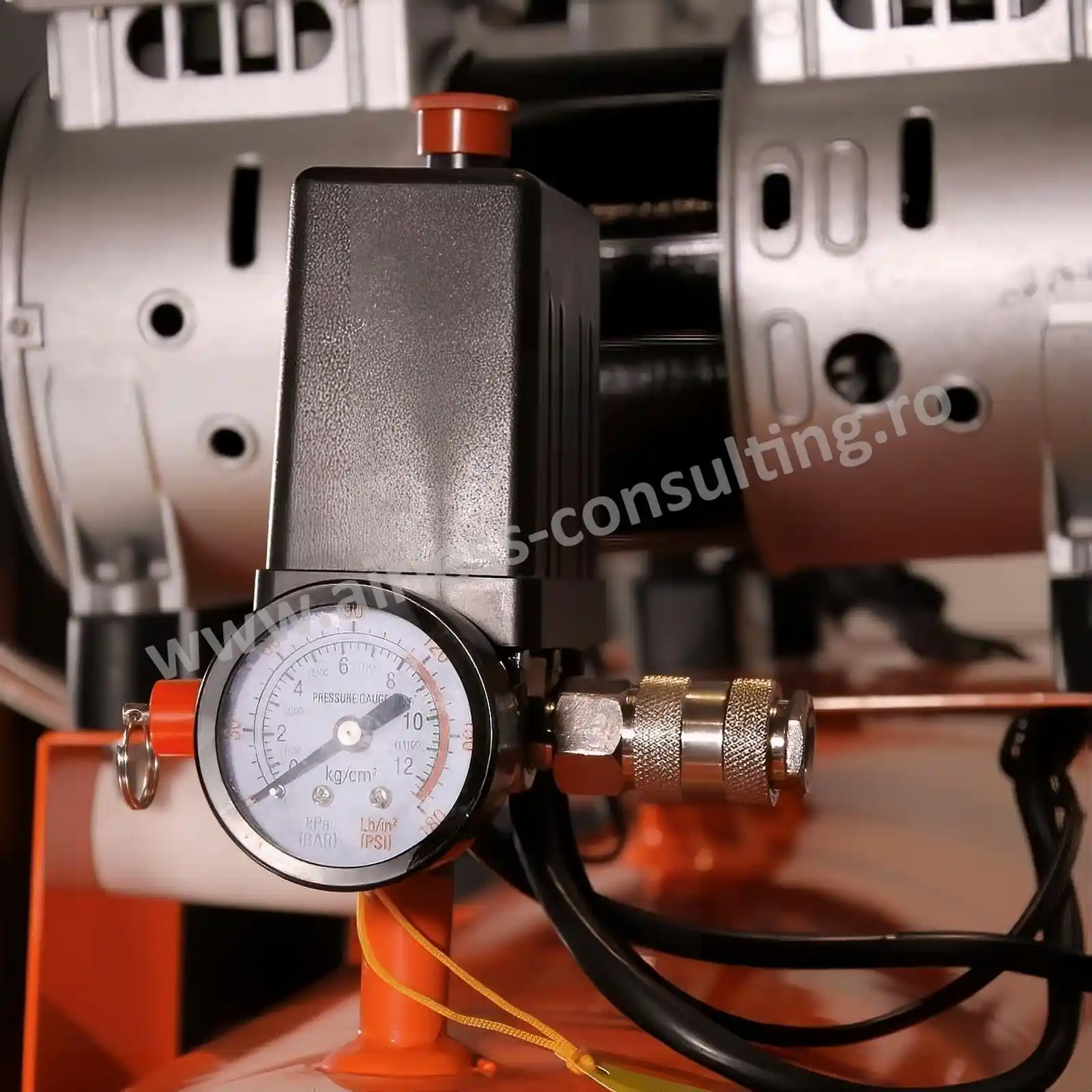 Compresor aer cu piston, SC024 100, fara ulei, debit aer 336 l/min, 8 bar, 230V [4]