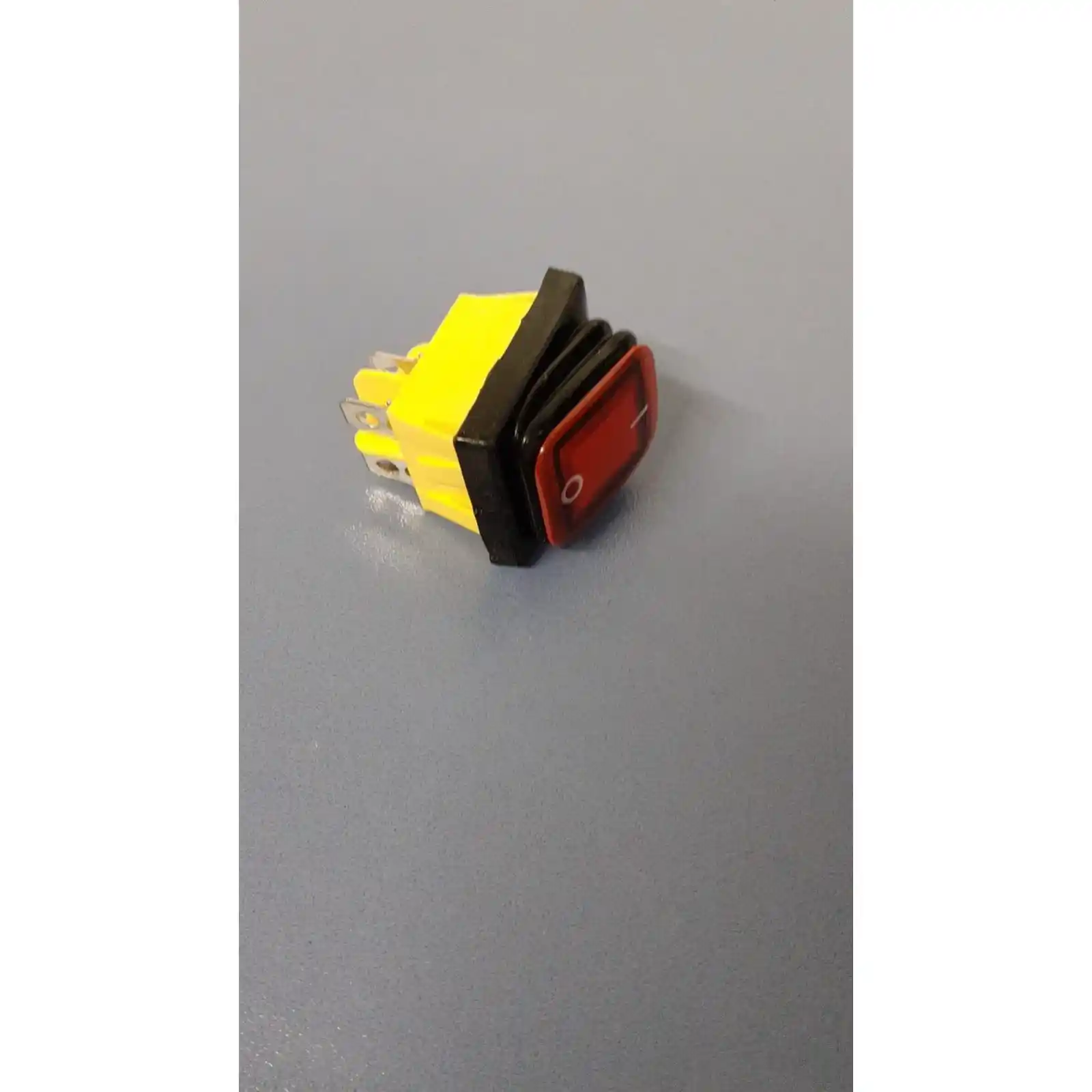 Promotii si oferte - Intrerupator ON/OFF PAZ6860E