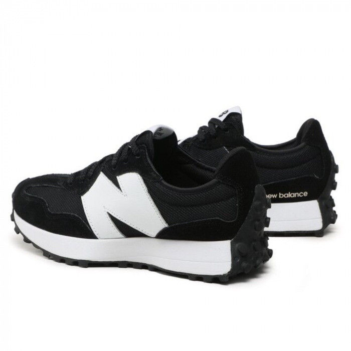 327 - FOOTWEAR CLASSICS [3]