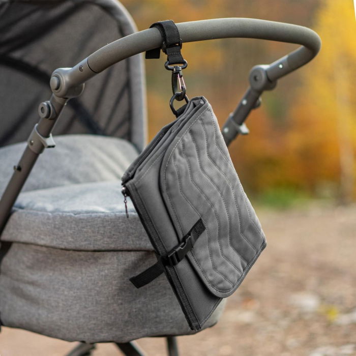 Geanta mica pentru scutece, cu aleza pentru bebelusi, din plastic reciclat, Reer Growing Changing Organiser 84091 [2]