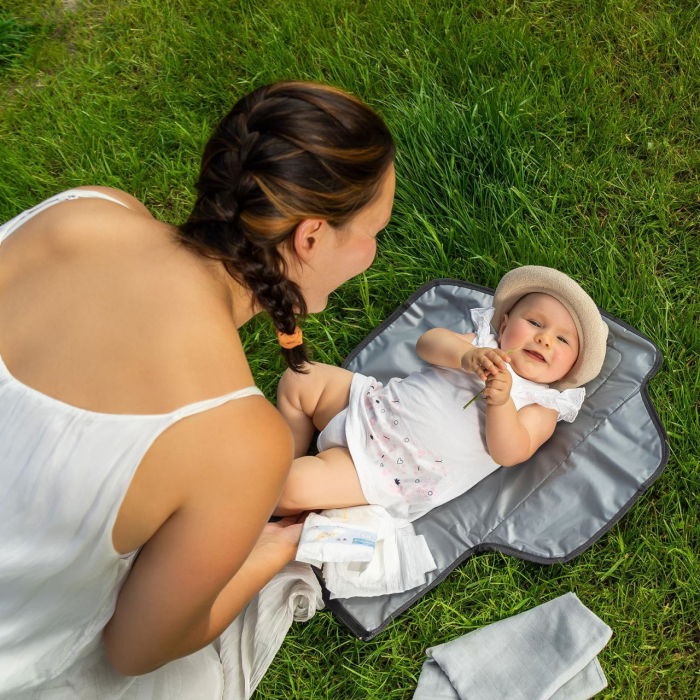 Geanta mica pentru scutece, cu aleza pentru bebelusi, din plastic reciclat, Reer Growing Changing Organiser 84091 [6]