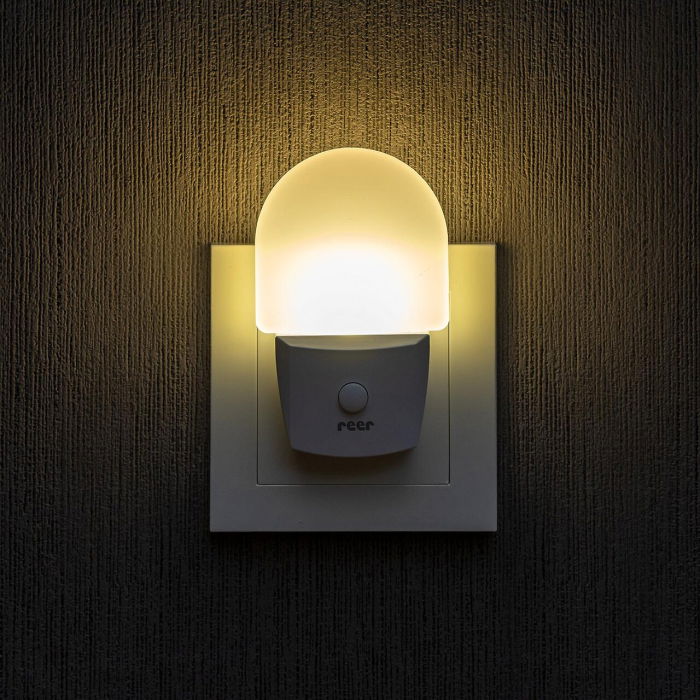 Lampa de veghe pentru priza, cu comutator, 0+ luni, Reer NightGuide 52390 [3]