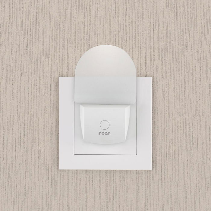 Lampa de veghe pentru priza, cu comutator, 0+ luni, Reer NightGuide 52390 [5]
