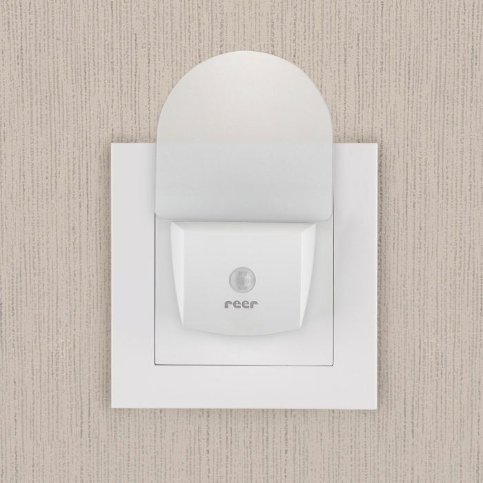 Lampa de veghe pentru priza, cu senzor de noapte sau zi, 0+ luni, Reer NightGuide 52380 [5]