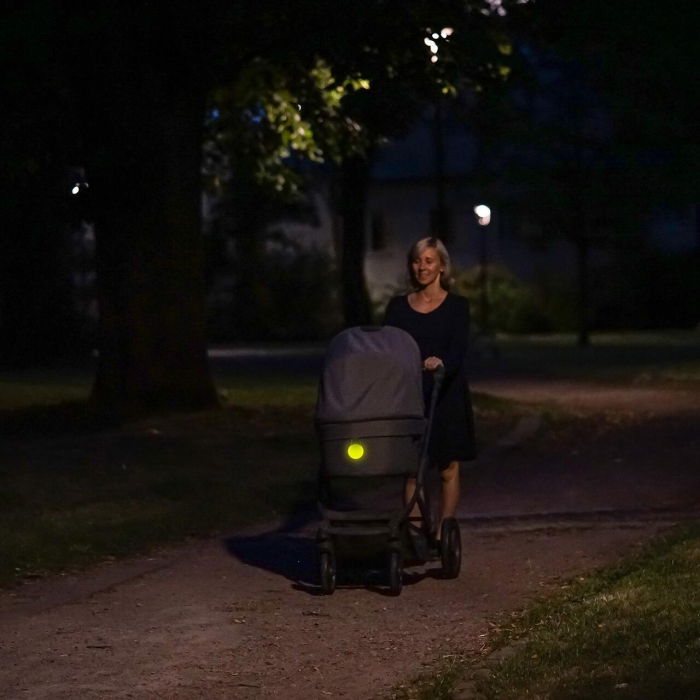 Lumina de siguranta LED reflectorizanta cu semnalizare intermitenta, verde fluorescent, cu carabina de agatare, Reer Light&Go 53253 [8]