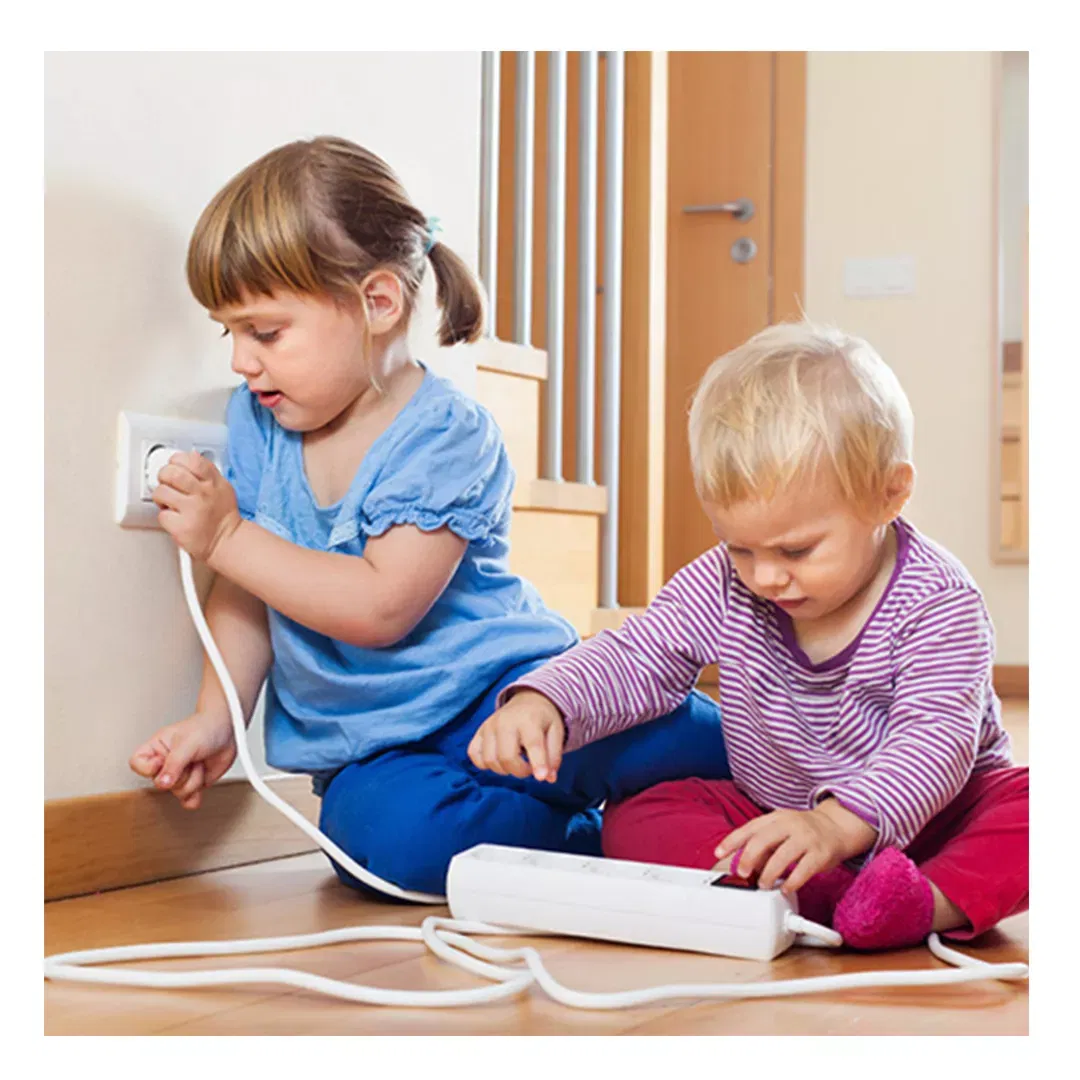 Protectii pentru prize Reer, cu cheie de deblocare, set 6 buc, albe [7]