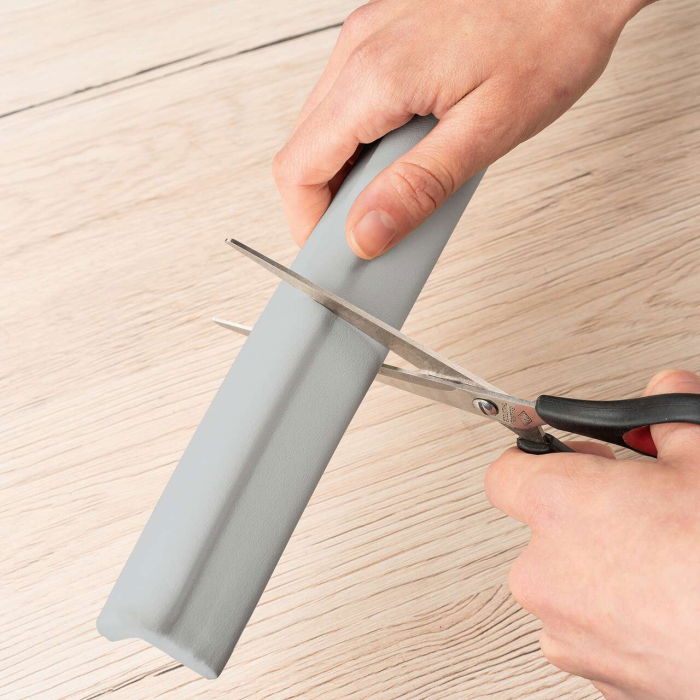 Set 2 benzi de protectie universala din spuma poliuretan pentru muchii si colturi, rezistente la muscaturi, gri, 2 x 1 m, Reer 82041 [5]