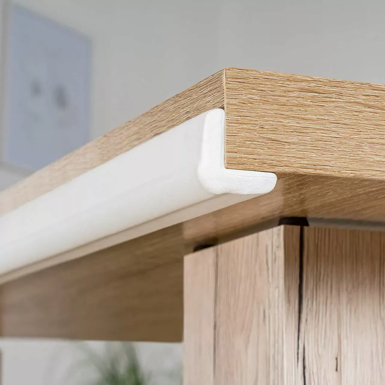 Produse - Banda protectie colturi mobilier alba