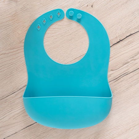 Produse - Bavetica din silicon moale cu buzunar colector pentru bebelusi, reglabila, albastra, Reer Eat`n Tidy 25033
