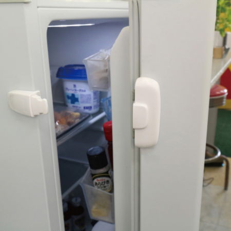 Incuietoare frigider autoadezivă – siguranță copii 2 buc [9]