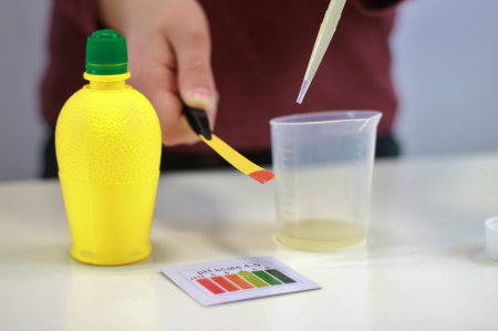 Laboratorul de chimie - 150 de experimente [5]