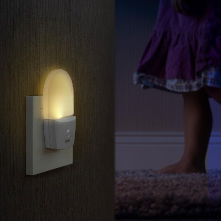 Lampa de veghe pentru priza, cu senzor de noapte sau zi, 0+ luni, Reer NightGuide 52380 [3]