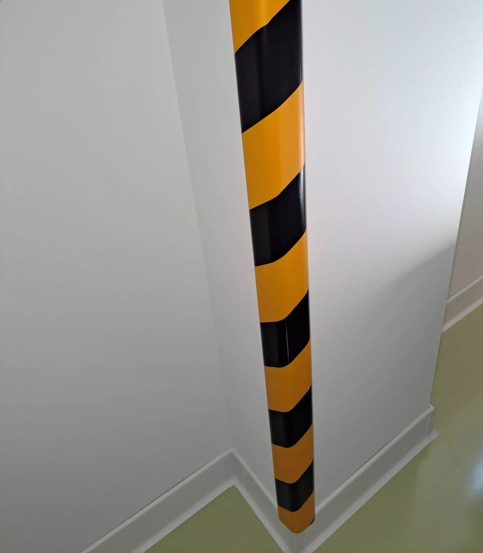 Bandă Protecție Colțuri, 90cm, Negru-Galben, Semnalizare [8]