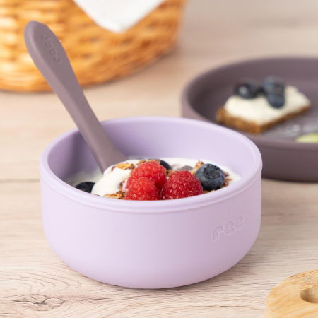 Produse - Set 4 piese vesela din silicon pentru mancarea copiilor (farfurie, castron, canuta, lingurita), fara BPA, lavabile in masina de spalat vase, de la 6 luni, mov, Reer 25124