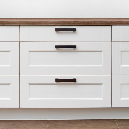 Set sigurante pentru sertare de tacamuri, 2 bucati, albe, montare cu adeziv sau surub, Reer 71090 [2]