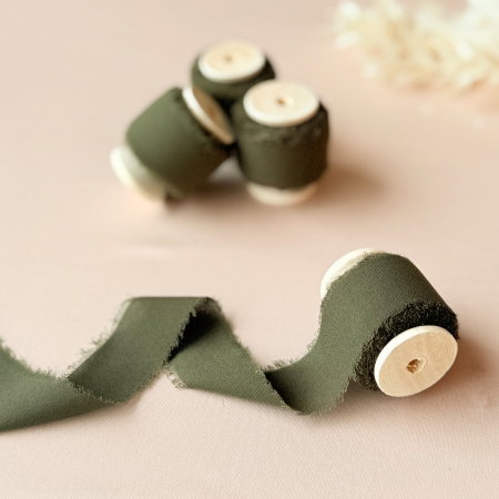 Panglica si snur - Panglică din mătase olive cu margini nefinisate