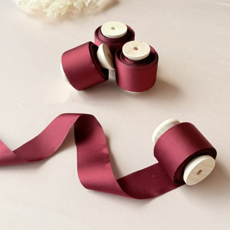 Panglica si snur - Panglică roșie pentru buchete de mireasă și aranjamente florale