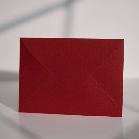 Plicuri B6 (12x17cm) - Plic B6 roșu texturat 140g, plic roșu elegant premium, plic roșu pentru invitații