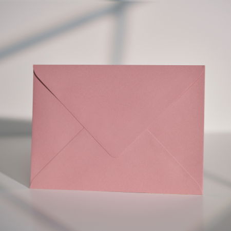 Plicuri B6 (12x17cm) - Plic B6 roz prăfuit texturat 120g, plic roz pastel premium, plic roz prăfuit elegant