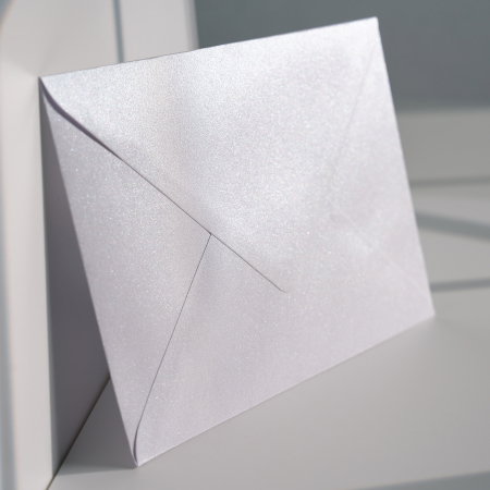 Plic C6 alb sidefat 120g, plic alb lucios pentru invitații, plic alb perlat elegant [1]