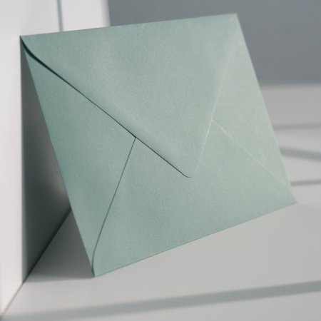 Plic C6 verde matcha 120g, plic verde mat pentru invitații, plic elegant verde matcha [1]