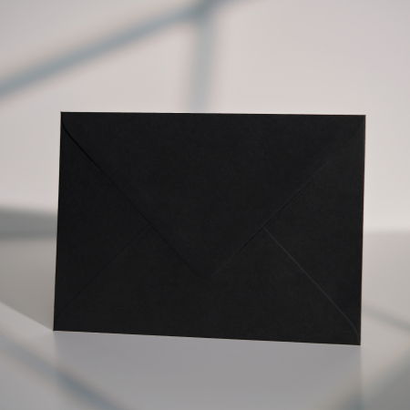 Plicuri C6 (11x16cm) - Plic C6 negru texturat 120g, plic negru elegant, plic negru premium pentru invitații