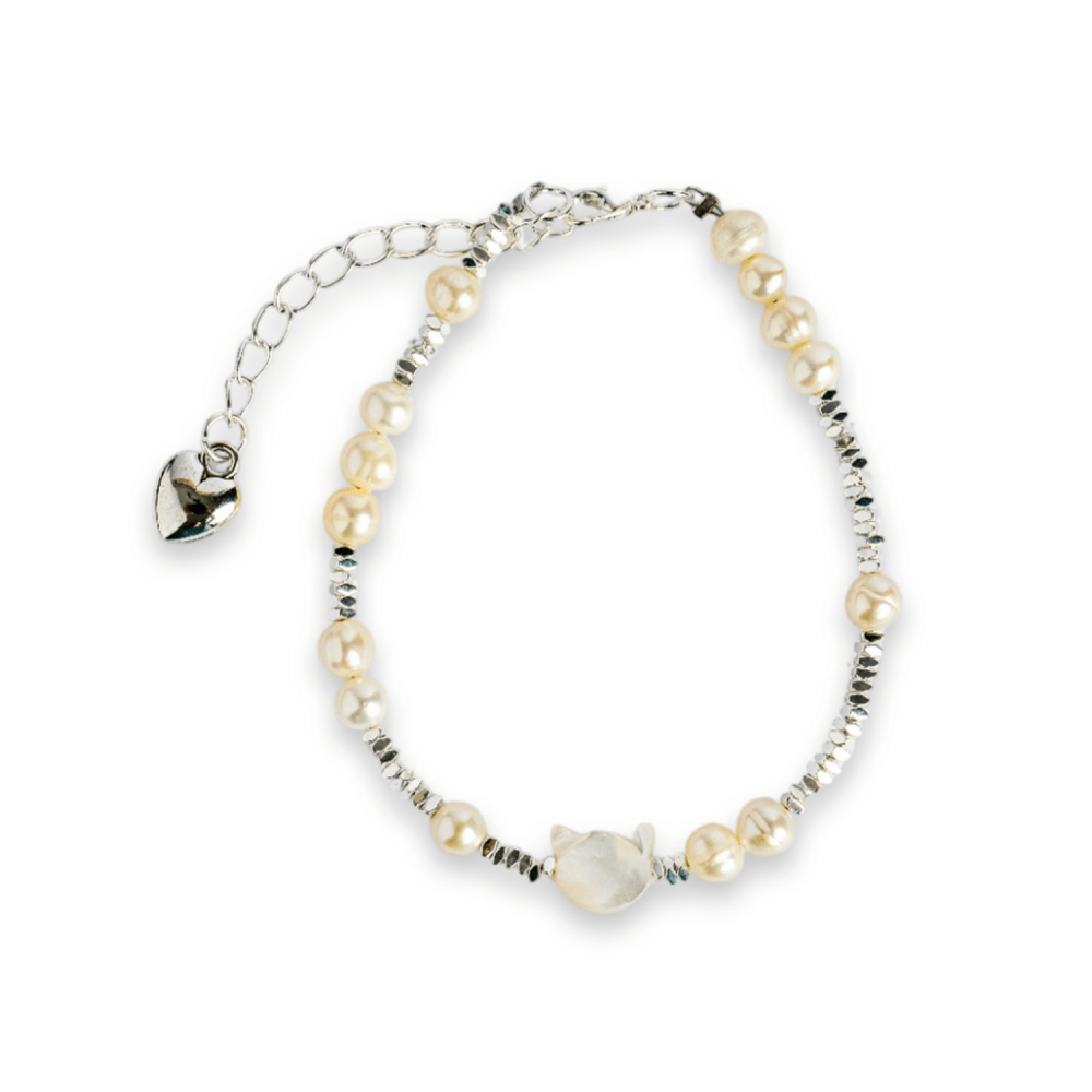 Feminina, fina si cu noroc – Bratara cu perle si pisicuta din scoica [1]