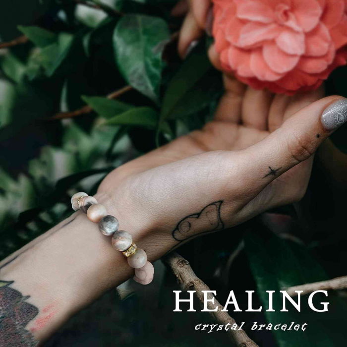 Bratara elastica cu pietre semipretioase zebra stone roz de 10 si 5 mm cu margele aurii si strasuri [5]