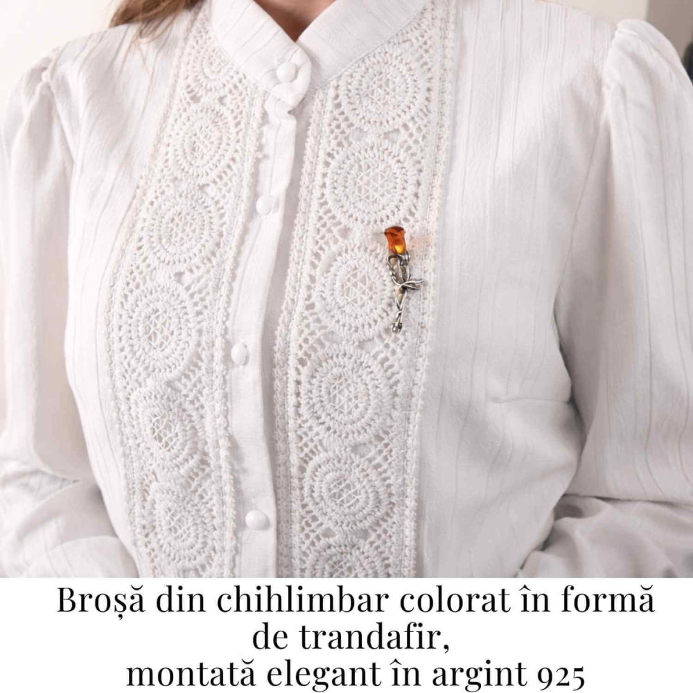 Brosa din argint 925 cu chihlimbar natural in forma de trandafir – lumina calda purtata cu gratie [2]