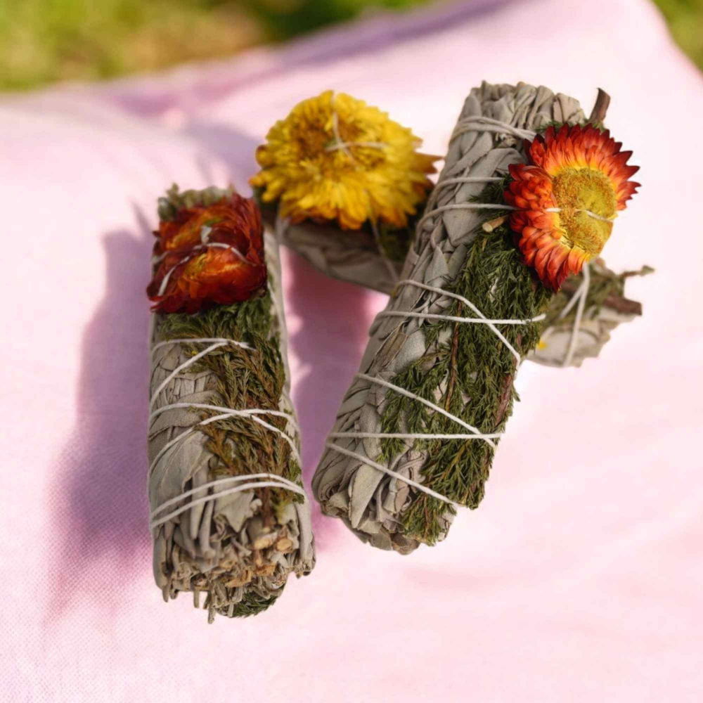 Buchet Salvie Alba California cu Cedru si Flori de Paie - Purificare si Protectie [6]