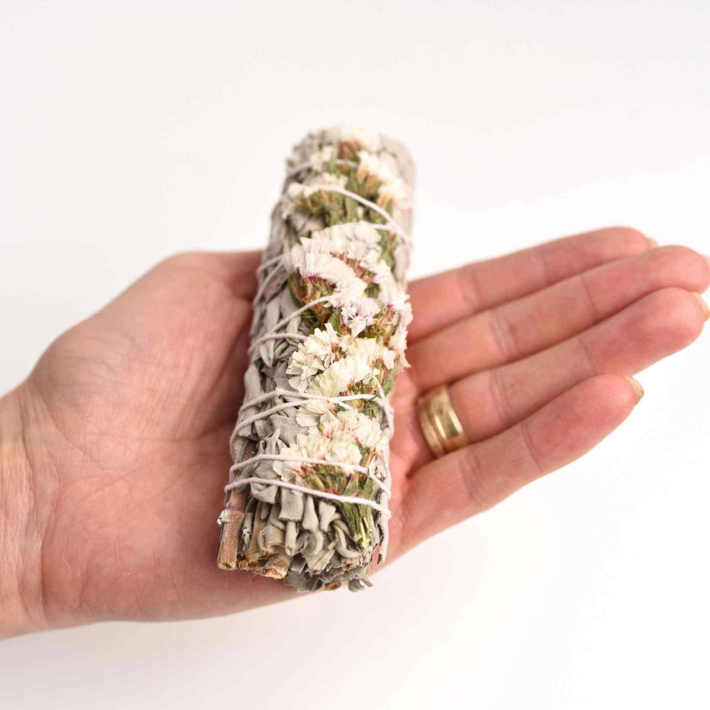 Buchet Salvie Alba California cu Flori Albe de Garofite / Sinuata– Purificare si Armonie [5]