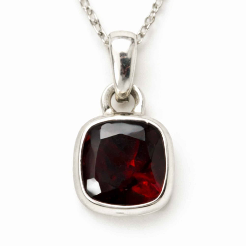 Colier Argint 925 cu Granat Patrat – Stabilitate si Energie Interioara [1]