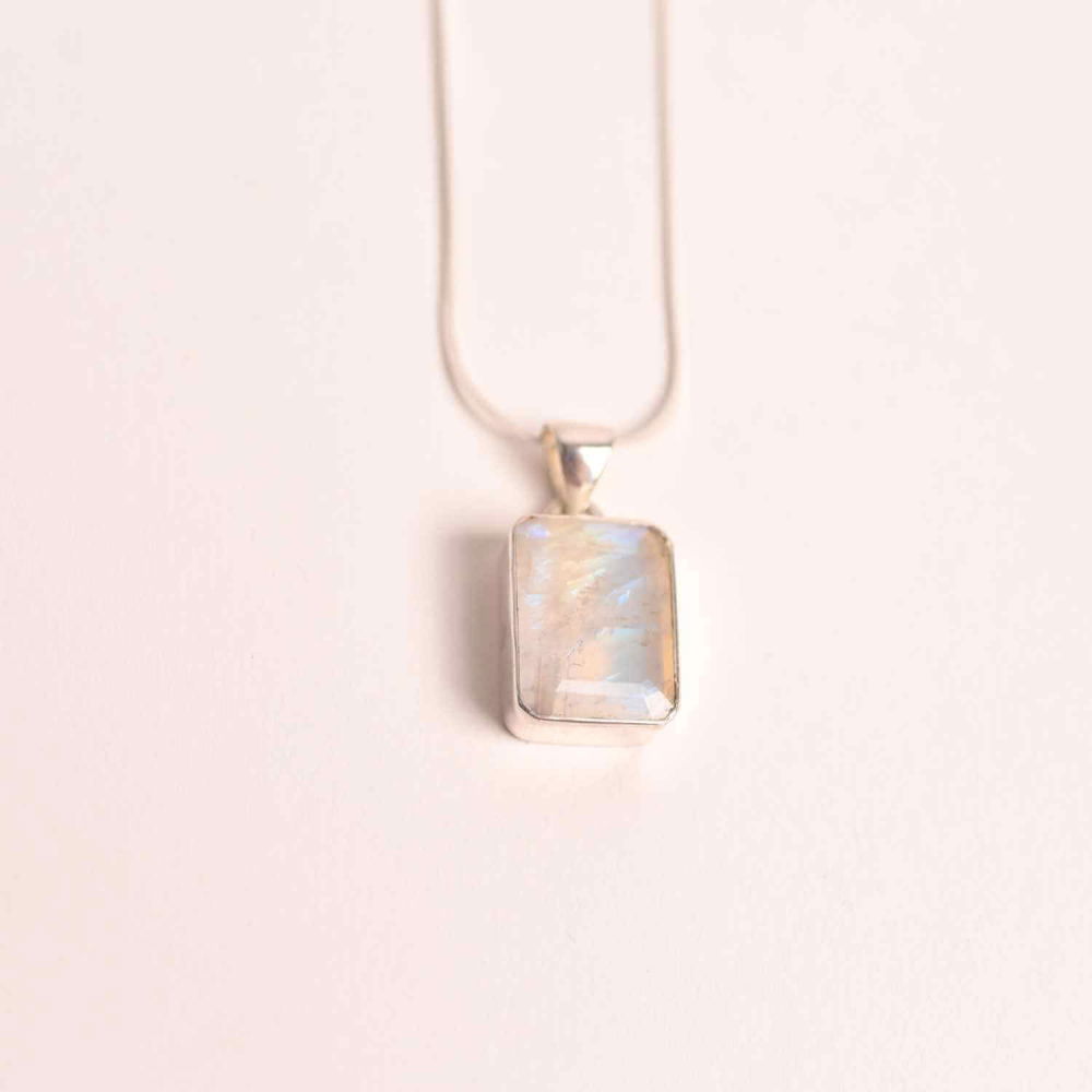 Colier Argint 925 cu Piatra Lunii Curcubeu Fatetat – Bijuterie pentru Echilibru Emoțional [10]