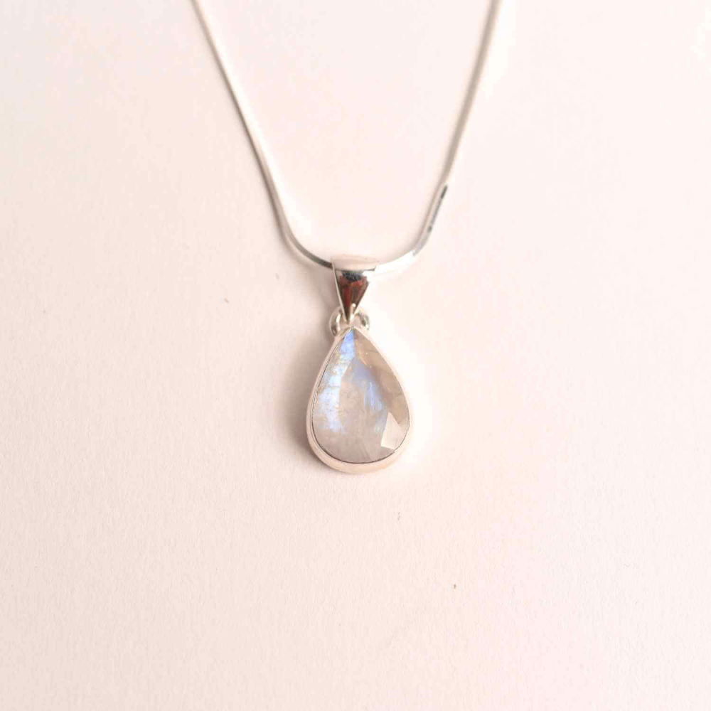 Colier Argint 925 cu Piatra Lunii Curcubeu Fatetat – Bijuterie pentru Echilibru Emoțional [1]