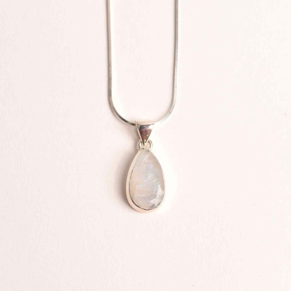 Colier Argint 925 cu Piatra Lunii Curcubeu Fatetat – Bijuterie pentru Echilibru Emoțional [15]