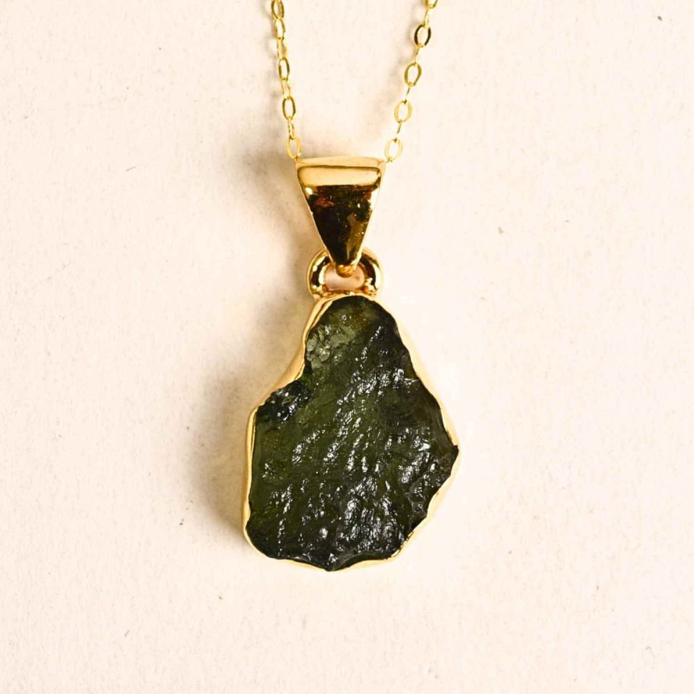 Colier Argint 925 placat aur 18k cu Moldavit natural brut 2.36 g – talisman de transformare [1]