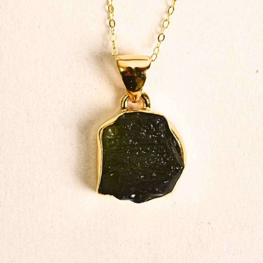 Colier Moldavit natural 2.76 grame – Transformare si energie cosmica - Argint 925 placat cu aur 18k [1]