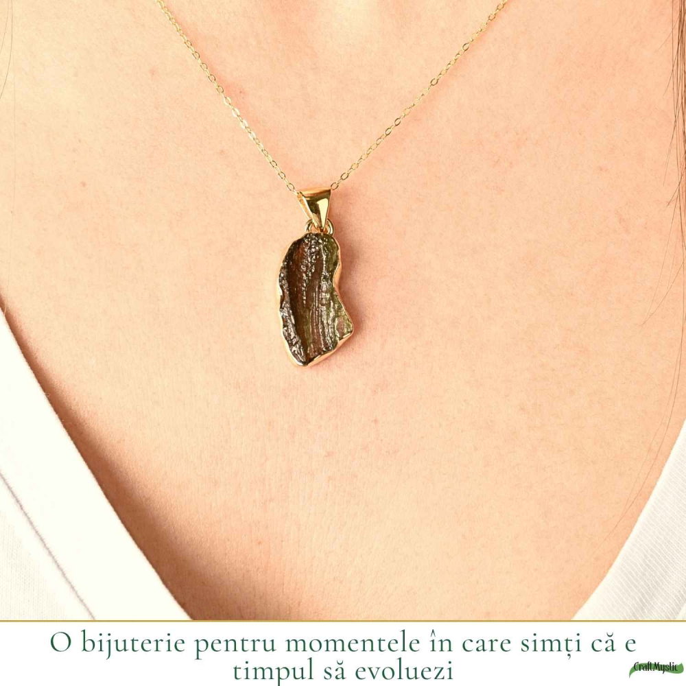 Colier din Argint Placat Aur 18K cu Moldavit – Putere Interioara si Evolutie [2]