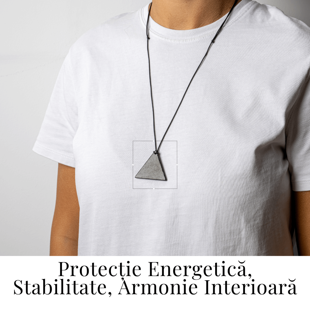 Colier cu Pandantiv Triunghiular din Shungit Natural – Protectie Energetica si Echilibru Interior [2]