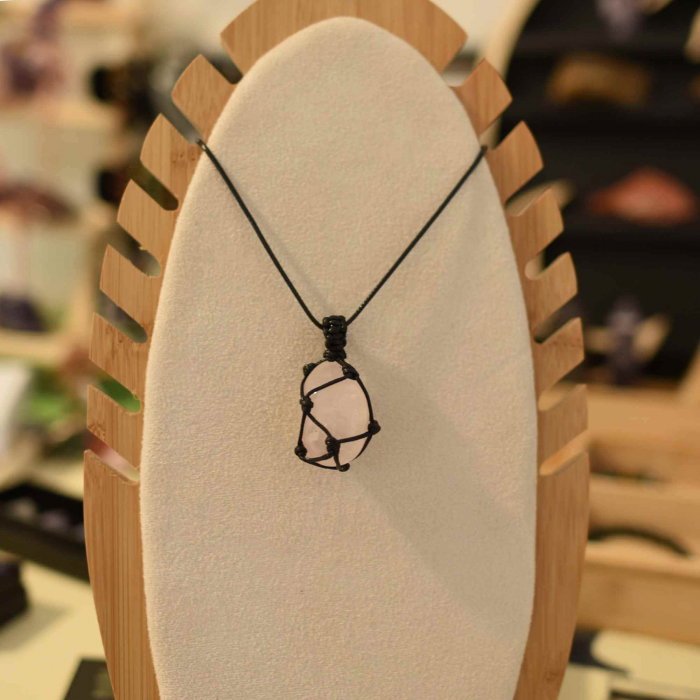 Colier cu Pandantiv din Piatra Cuart Roz si Sfoara Impletita, Bijuterie pentru Meditatie si Yoga, Cadou Special pentru Femei [3]