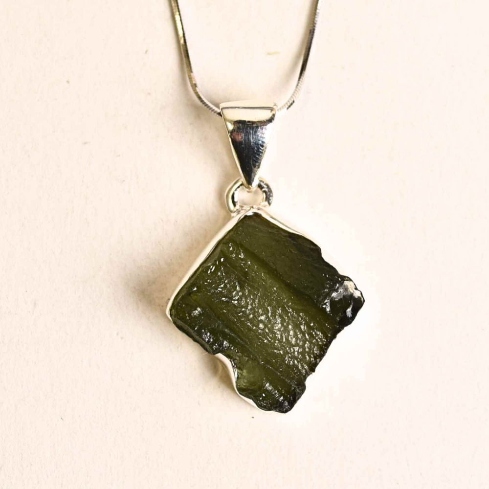 Colier argint 925 cu Moldavit natural brut – Energie cosmica, talisman de protectie [1]